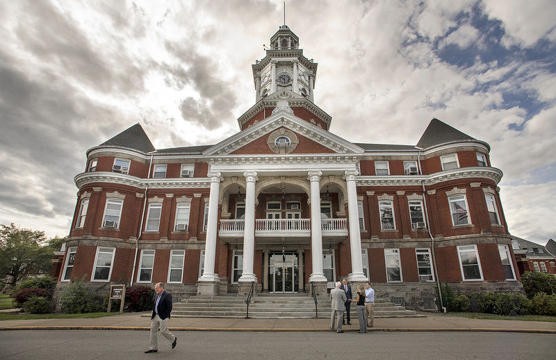 Senate OKs bill that would stall closure of Polk State Center